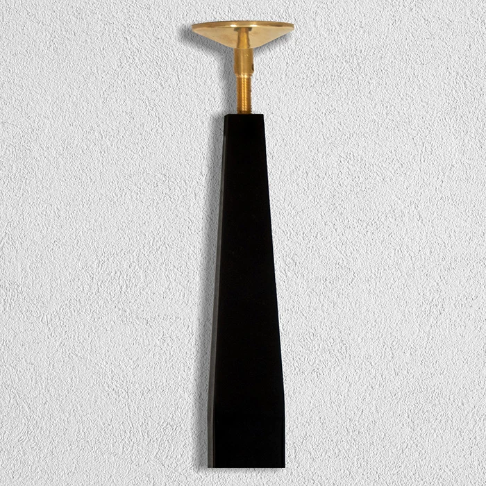 Particolare della base del sistema di arredamento Flip - design personalizzato con montante nero