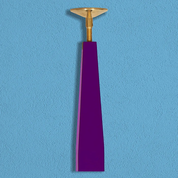 Particolare della base del sistema di arredamento Flip - design personalizzato con montante viola